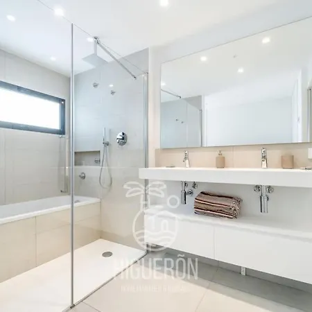 Apartment Higueronrentals Afrika